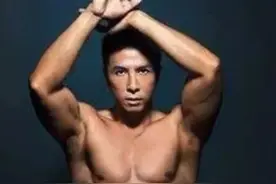 甄子丹的肌肉，李小龙的肌肉，李连杰的肌肉，却都输给了洪金宝图片