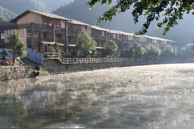 罕见温泉村：家家户户都有温泉，河里都是温泉，民宿泡20元一人图片