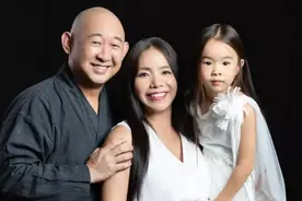 从丁克到51岁三胞胎妈妈，她将女性能量演绎到了极致图片
