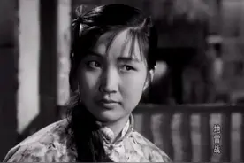 《地道战》田嫂，2婚2离，为爱所困抽烟酗酒，摘肺片仍香消玉殒图片