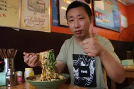 湖南老板开米粉店，吃米粉不要钱，反倒月进账25万，玩的就是套路图片