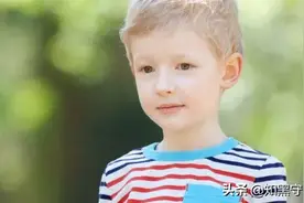 小孩子总是用力眨眼睛怎么回事？图片
