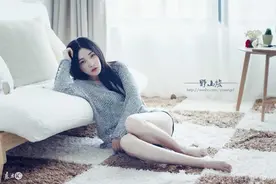 小说：他穿越回现代，正好碰见女孩被人纠缠，便出手救了对方图片