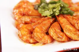 厨师长教你在家做油焖大虾，简单清晰的教程，和饭店一样好吃图片