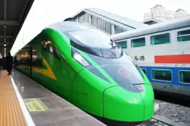 中国用竹子造高铁车厢，比金属更有优势，美国出高价也不卖图片