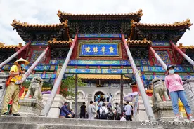 中国四大佛教名山之首，五台山五大禅处之——菩萨顶图片