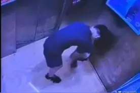 合肥一男童在电梯里撒玻璃碴，物业：不是恶作剧，杯子碎了怕被责骂图片