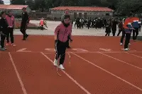 爆笑GIF：美女你的式挺别致啊图片