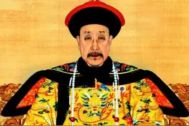 乾隆传位嘉庆后，做了三年太上皇，为何和珅不趁时讨好嘉庆图片