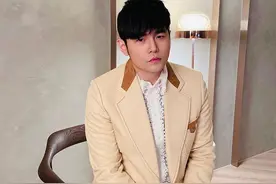 周杰伦新歌MV前奏，仅25秒获赞100多万，感觉又回到了20年前图片