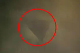 上海突现“三角形不明飞行物”，目击者：如同巨型钢铁盘旋上空图片