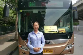 开通11年，从柴油车到新能源车，郑州快速公交车见证了城市出行的变迁图片