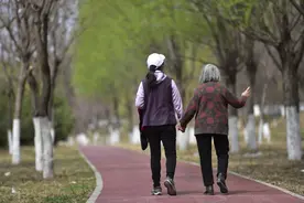 不要怕老，我们都在！智能化大数据守护独居老人图片
