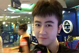 LOL手游太简单了，蛇哥抽空打上全服第2名，285场胜率68%图片