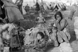 东北地主有多狠？剿匪干部白天开仓放粮，老百姓晚上排队还给地主图片