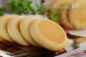 1碗面粉，2个鸡蛋，不加一滴水，松软香甜，比面包还营养好吃图片