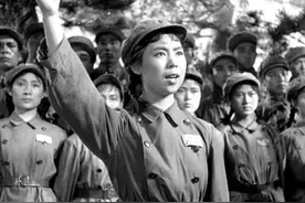 “风烟滚滚唱英雄”他一夜写成！为何现在没人能写出这样的歌词了图片