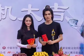 和赵丽颖曾是同档选秀冠军，为戏增肥后患病，现成李柄熹新剧女主图片