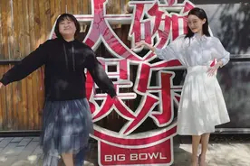 张小斐商务大爆发！连宣三个国产代言真有排面，衬衫都穿出高级感图片