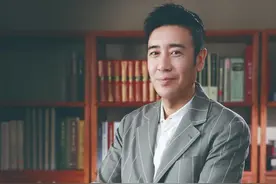 《悬崖之上》里的隐忍英雄，“千人千面”于和伟图片