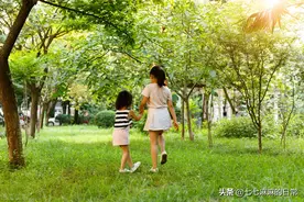 二胎家庭残酷真相：“老大比不上老二精明，但比老二委屈”图片