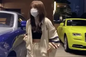 浙江集团千金开劳斯莱斯现身街头，车主下车瞬间，网友直呼辣眼睛图片