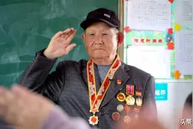 建党100年100位党员深情讲述入党故事：永远年轻，永远热泪盈眶图片