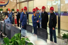 中南钢铁总裁 党委副书记李世平来鄂钢调研指导工作图片