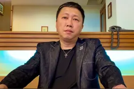 刚宣布离婚1个月！53岁男星赵正平被曝喝酒喝到住院，本人回应图片