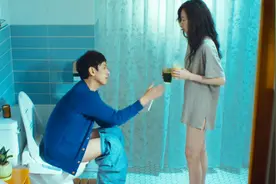 妻子结婚后不化妆，丈夫在小区里给妻子找了一个男朋友！视频封面