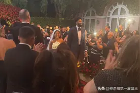 女友曾是餐厅打工女，帅气又多金的浓眉为何会娶神似隆多的玛伦？图片