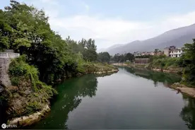龙潭古镇不仅有众多独特的明清建筑，还有各种民俗文化和特色美食图片