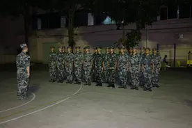 情满中秋 聚在人武图片
