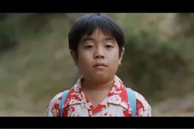 不靠谱大叔带小男孩踏上寻母之途，一路上爆笑连连图片
