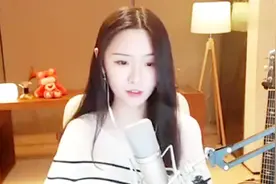 俏皮美女翻唱网络神曲《怪我咯》超好听视频封面