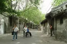 暴雨天里，走走甘石桥的西斜街图片
