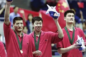 防奥尼尔啥感觉？巴特尔：防1场要缓10天 防不住不会犯规吗？图片