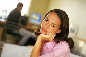 未婚夫带妹妹赴二人约会，未来小姑子的一句炫耀，让女子决定分手图片