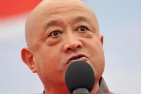 5个“干爹”，77次代言，陈寒柏疯狂捞金的背后，藏着丑恶的人生图片