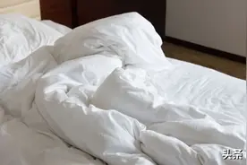 不勤洗床单被套有多可怕 如何洗干净床单图片