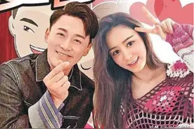 瞧瞧知名艺人林峯的豪宅，客厅铺着水泥般的地板，以为住在毛坯房图片