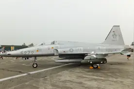 美制古董战机台东坠海，F5和歼7究竟哪个厉害？为何还不退役？图片