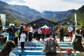 “人从众𠈌”模式再度回归！明月山旅游度假区“五一”黄金周市场强势复苏！图片
