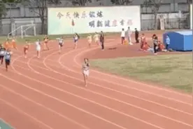 厉害了！初中女生跑出国家一级运动员水平，来看速度图片