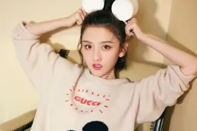 有些女生的袜子能穿到什么程度？都变质了哈哈哈哈哈这什么鬼！图片