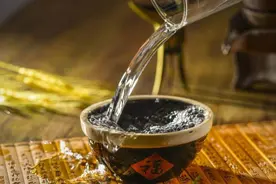 饭局上，老实人会说“我干了，你随意”，其实这话还不如不说图片