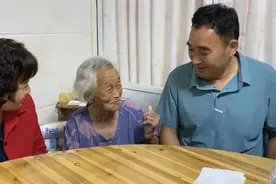 失散50年，94岁的朱阿宝又见到了儿子！图片