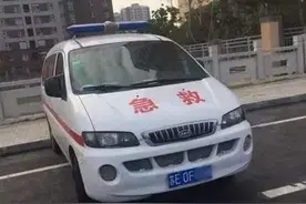 三七粉不能随便泡水喝，58岁大叔每天一勺险丧命，牢记3点别犯错图片