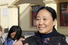 可怕的“爱心妈妈”，收养118个弃儿，以为是天使，谁知是恶魔图片