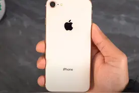 这三款手机公认最耗电，基本一天三充，尤其是iPhone8图片